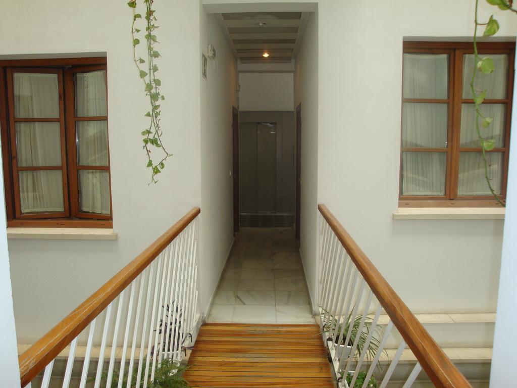Hostal Puerta Carmona Sevilla Exterior foto